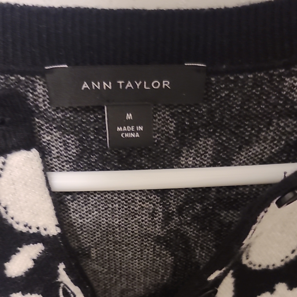 Ann Taylor Black and Cream Floral Cardigan - Picture 2 of 2